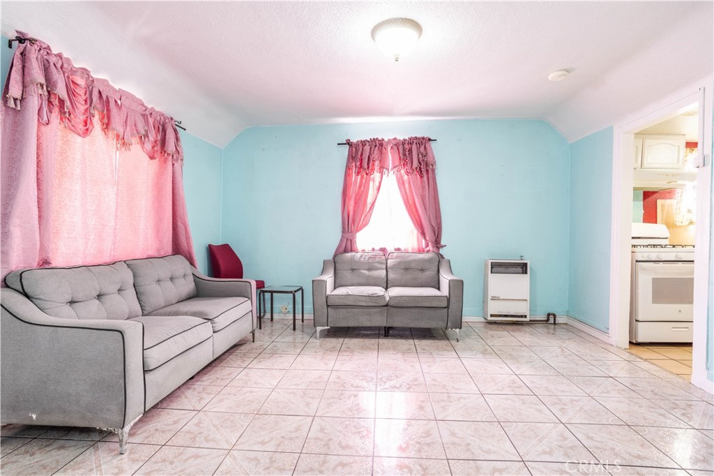1614 E 49th Street