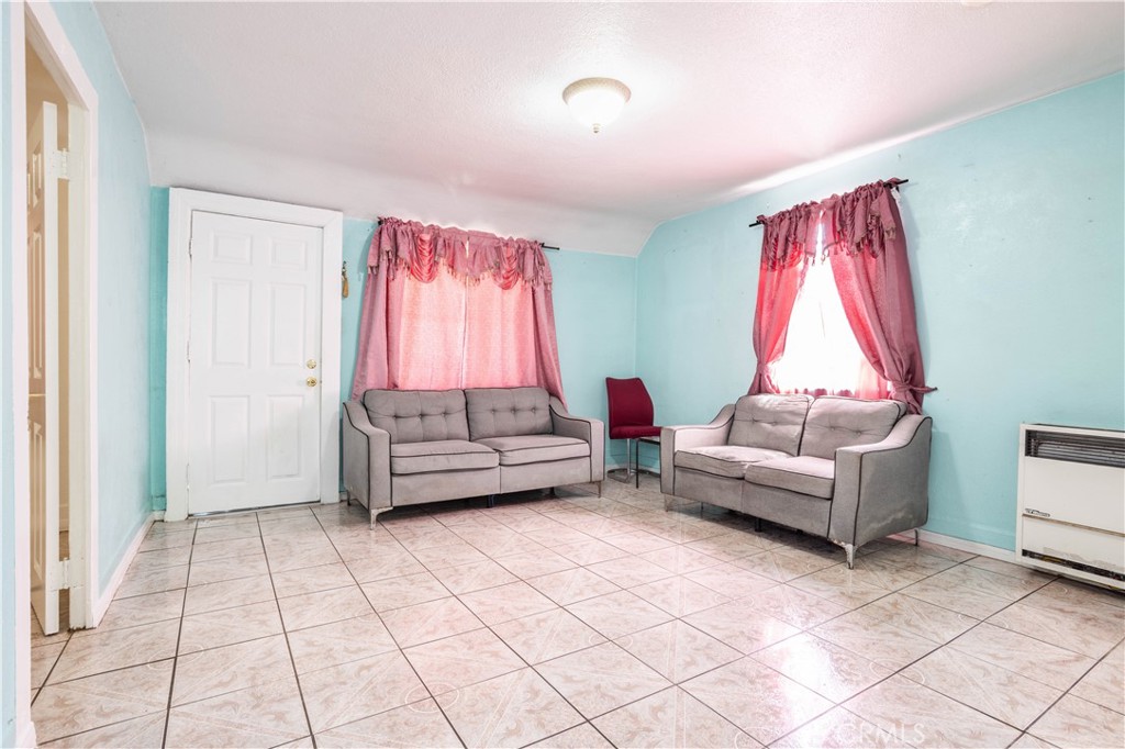 1614 E 49th Street