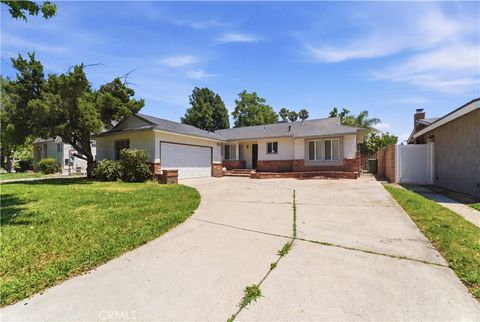 Photo of 10944 Haskell Avenue, Granada Hills, CA 91344 (MLS # OC26091959)