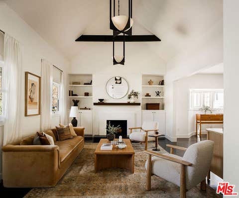 Photo of 1012 S Longwood Avenue, Los Angeles, CA 90019 (MLS # 26868545)