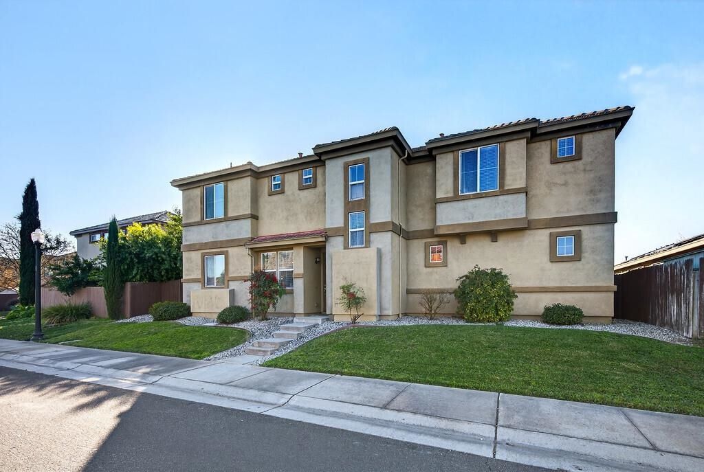 Photo of 390 390 Caravaggio CIR Cir, Sacramento, CA 95835 (MLS # 41123689)