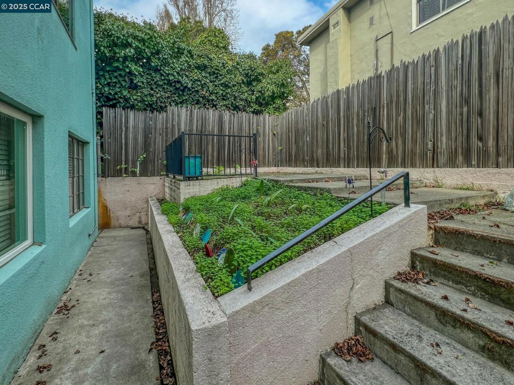 NORTH BERKELEY - Residential Income