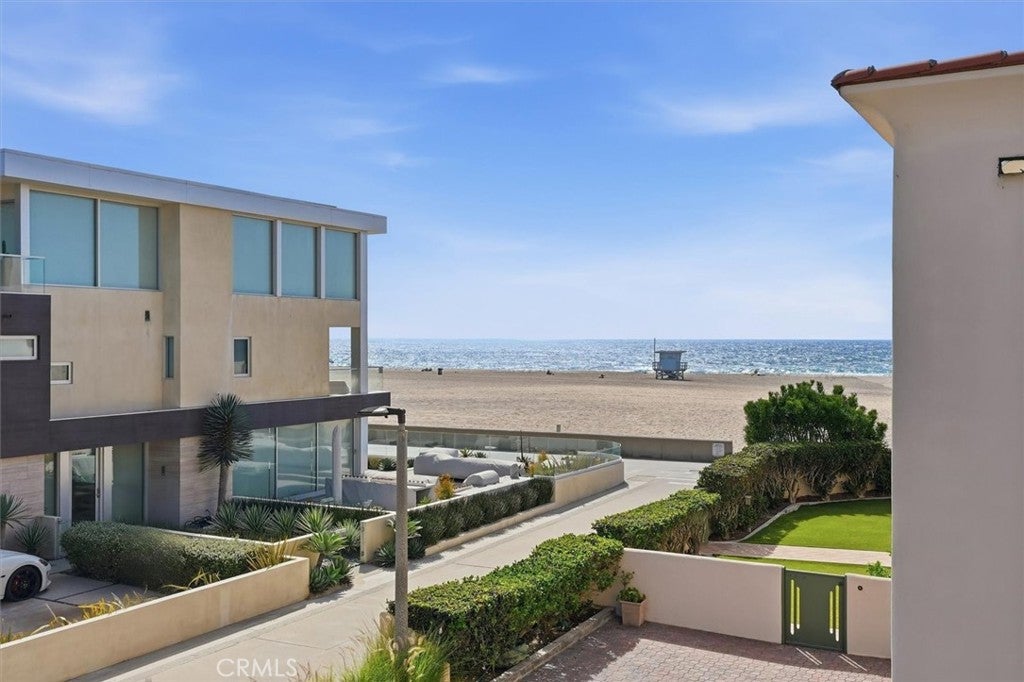 17 16th Street