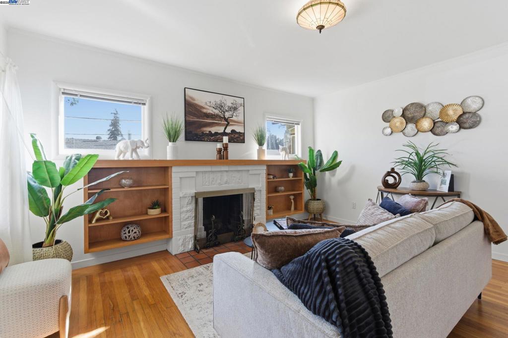 LAUREL - Residential