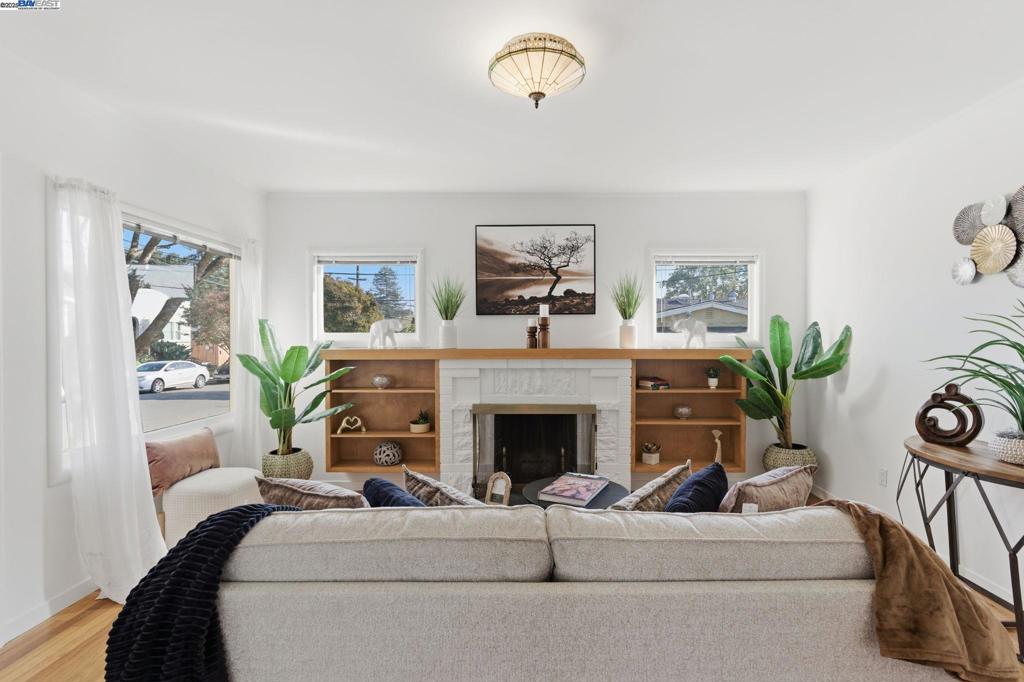 LAUREL - Residential