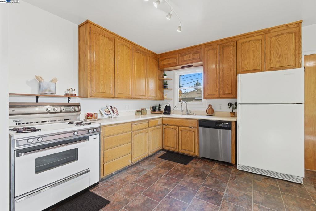 LAUREL - Residential