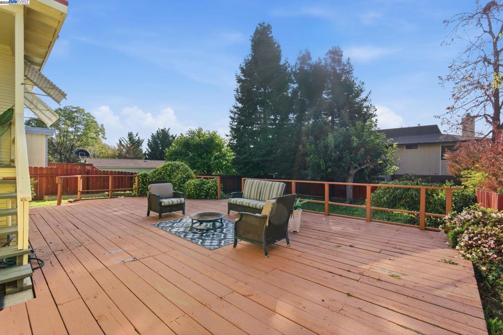 LAUREL - Residential