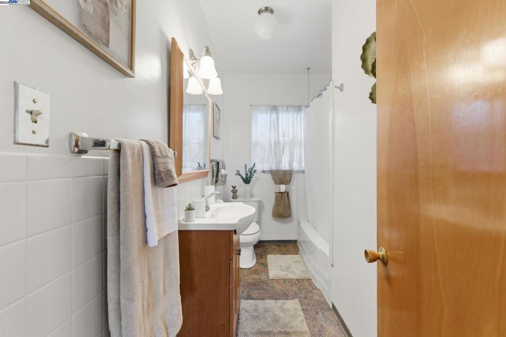 LAUREL - Residential