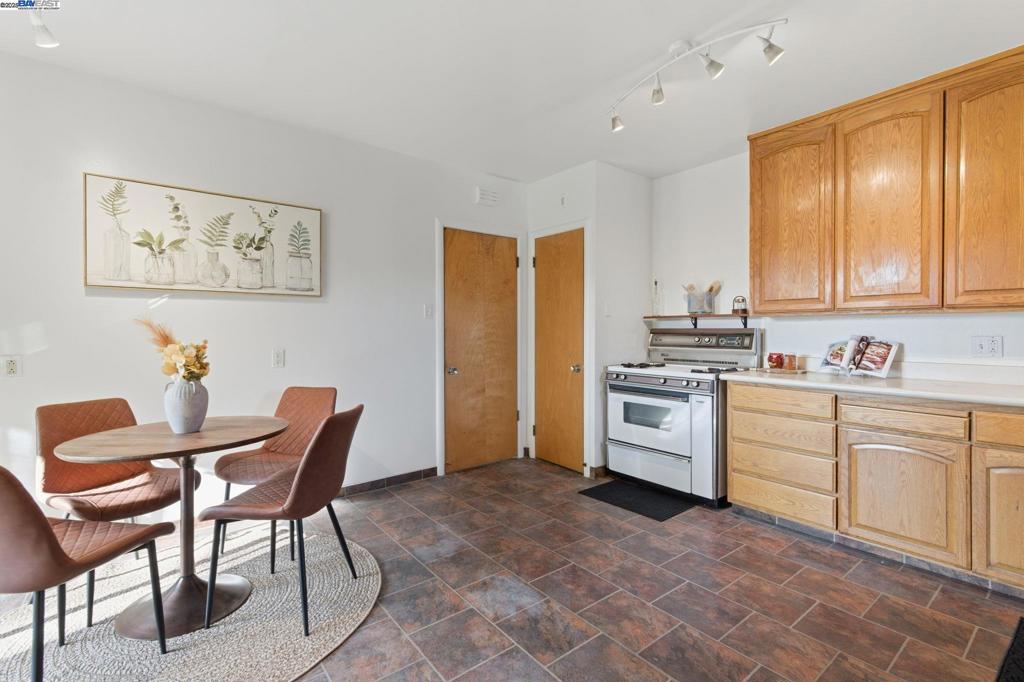 LAUREL - Residential