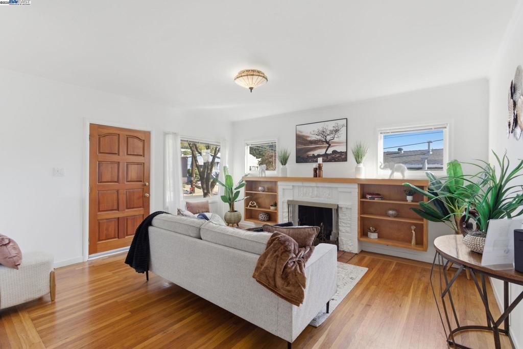 LAUREL - Residential