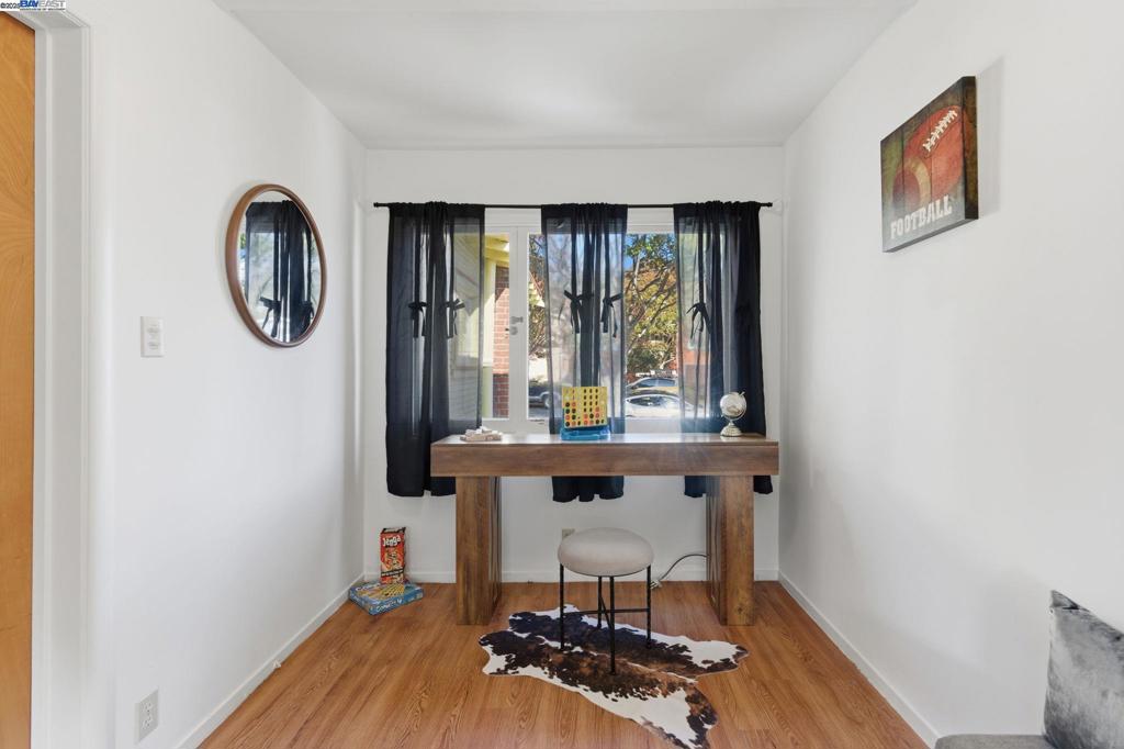 LAUREL - Residential