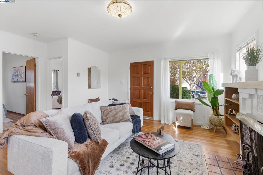 LAUREL - Residential