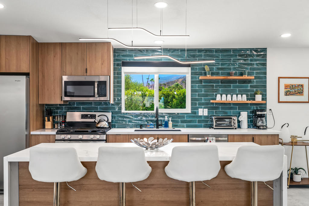 835 W Rosa Parks Road