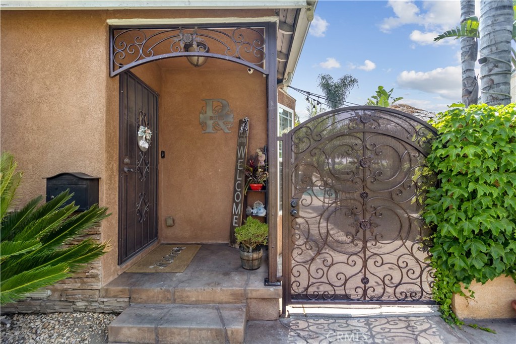 340 N. Sunset Ave