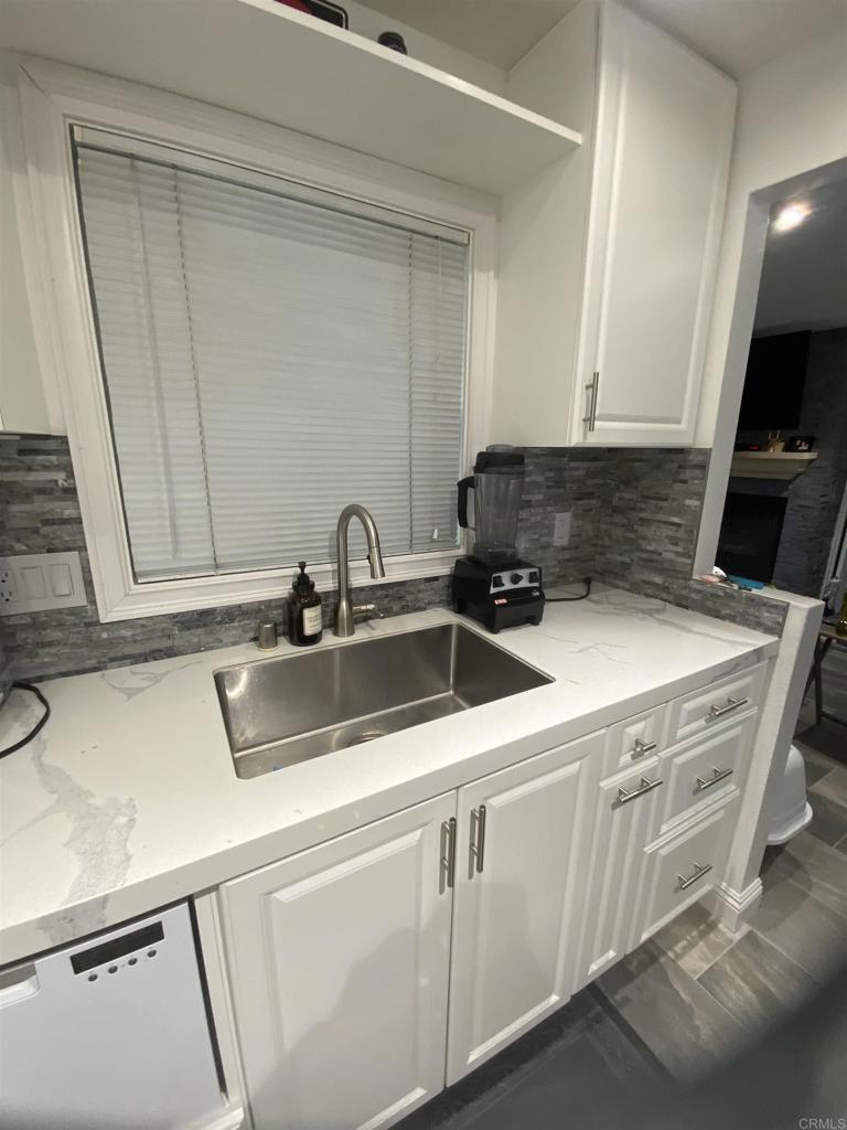 10347 Azuaga Street 85