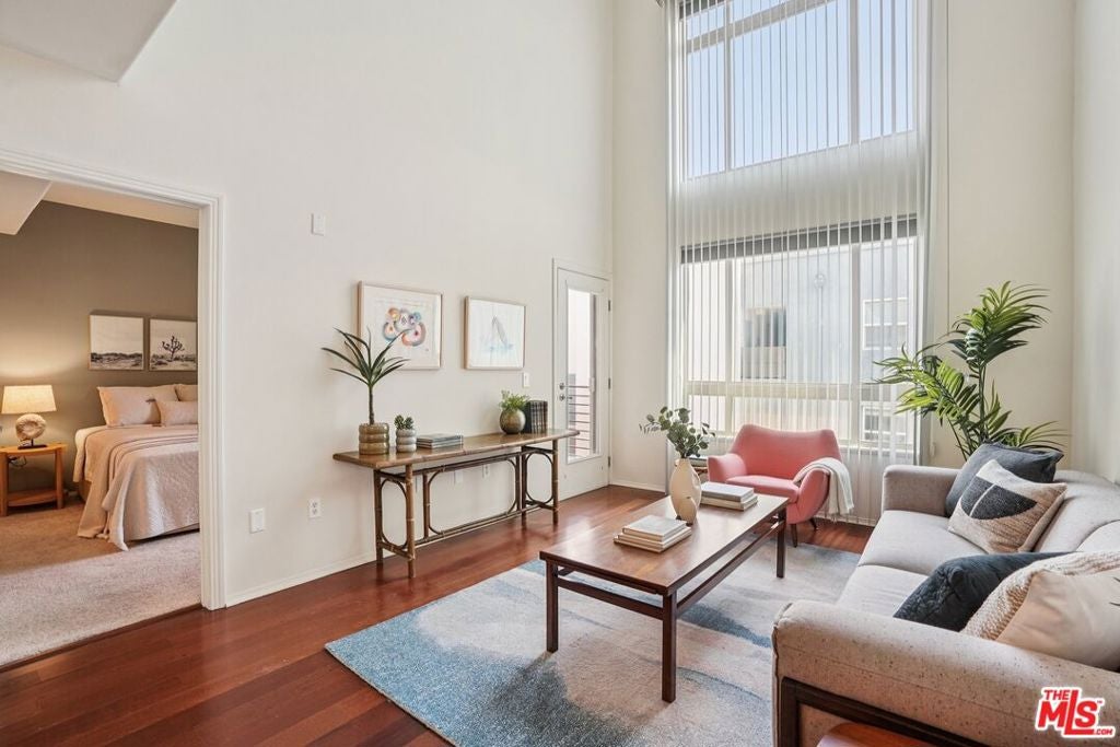 100 S Alameda Street