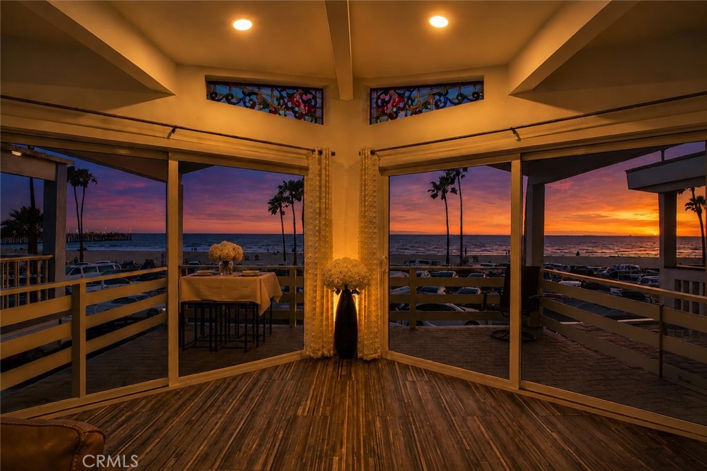 2212 W Oceanfront