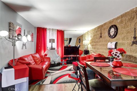 Photo of 240 W Queen Street #9, Inglewood, CA 90301 (MLS # SB26099002)