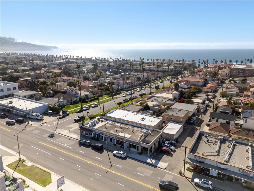1215 S Pacific Coast