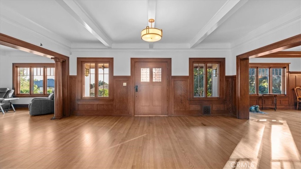 2360 N Mountain Avenue