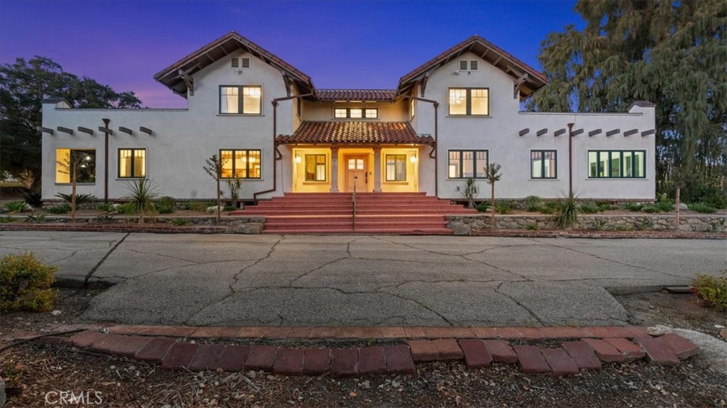 2360 N Mountain Avenue