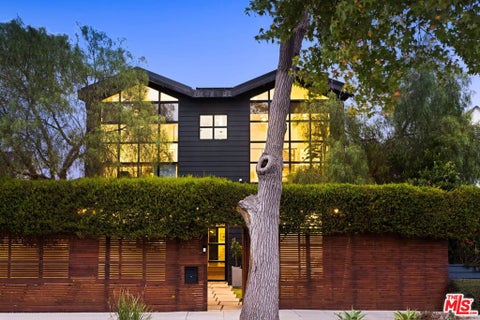 Photo of 3024 Stanford Avenue, Los Angeles, CA 90292 (MLS # 26865001)