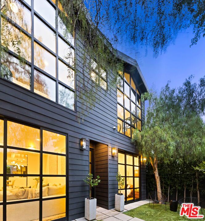 3024 Stanford Avenue
