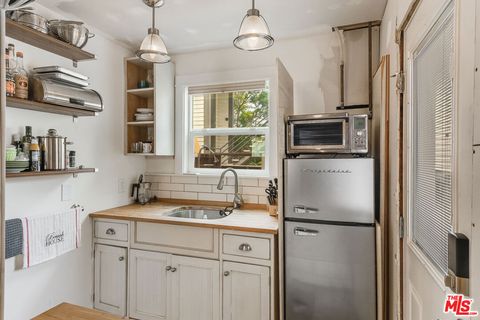 Tiny photo for 213 S Francisca Avenue, Redondo Beach, CA 90277 (MLS # 25580203)