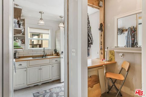 Tiny photo for 213 S Francisca Avenue, Redondo Beach, CA 90277 (MLS # 25580203)