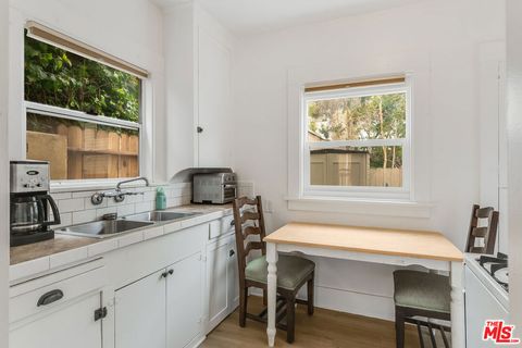 Tiny photo for 213 S Francisca Avenue, Redondo Beach, CA 90277 (MLS # 25580203)
