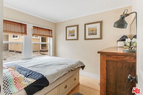 Tiny photo for 213 S Francisca Avenue, Redondo Beach, CA 90277 (MLS # 25580203)