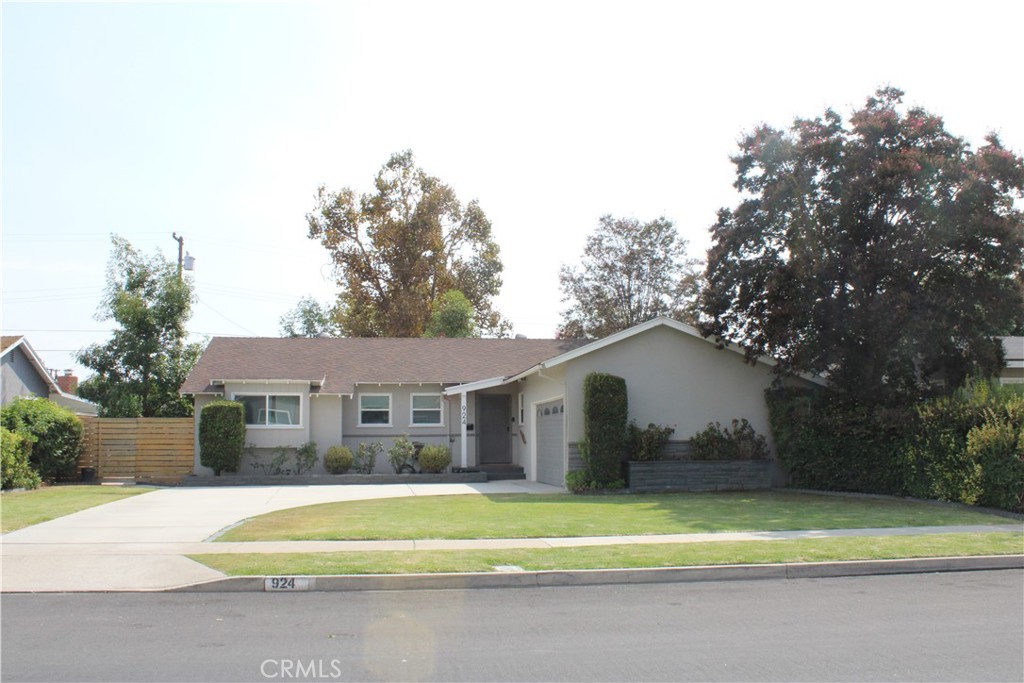 924 Oleander Street
