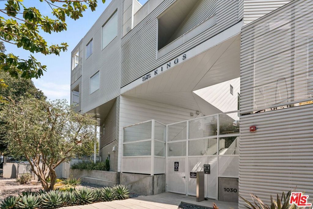 Photo of 1030 N Kings Road #306, West Hollywood, CA 90069 (MLS # 25570785)