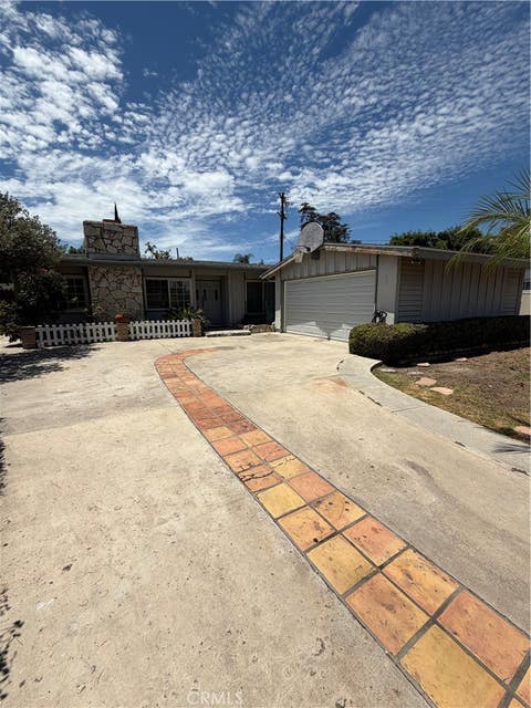 Photo of 22346 Hartland Street, Canoga Park, CA 91303 (MLS # SR26162697)