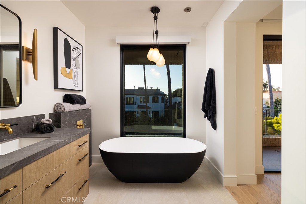 Corona del Mar South of PCH (CDMS) - Residential