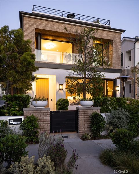 508 Goldenrod Avenue Corona Del Mar CA 92625
