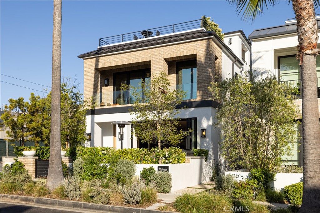 Corona del Mar South of PCH (CDMS) - Residential