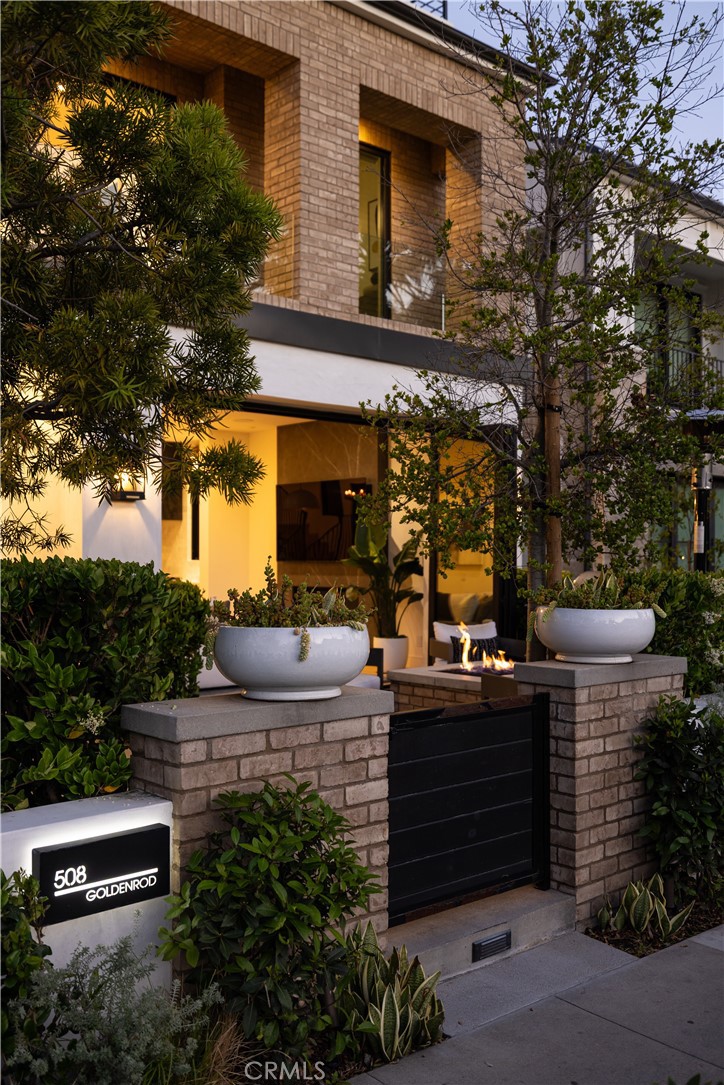 Corona del Mar South of PCH (CDMS) - Residential