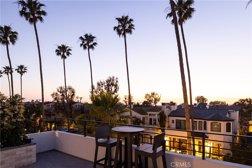Corona del Mar South of PCH (CDMS) - Residential