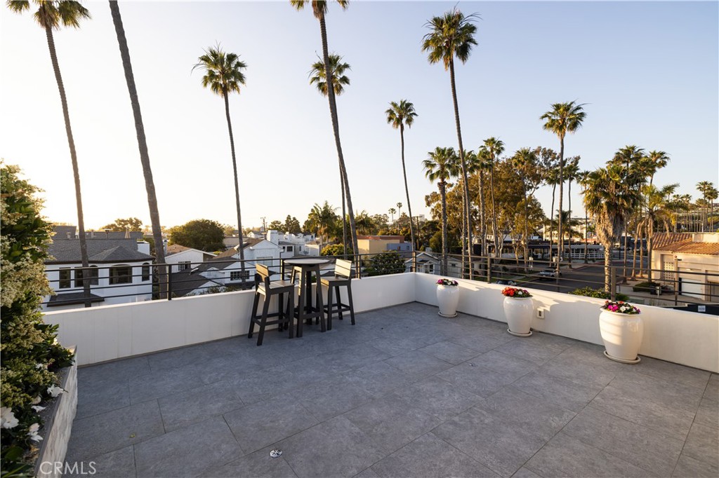 Corona del Mar South of PCH (CDMS) - Residential