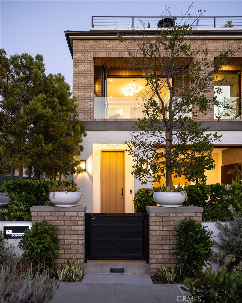 Corona del Mar South of PCH (CDMS) - Residential