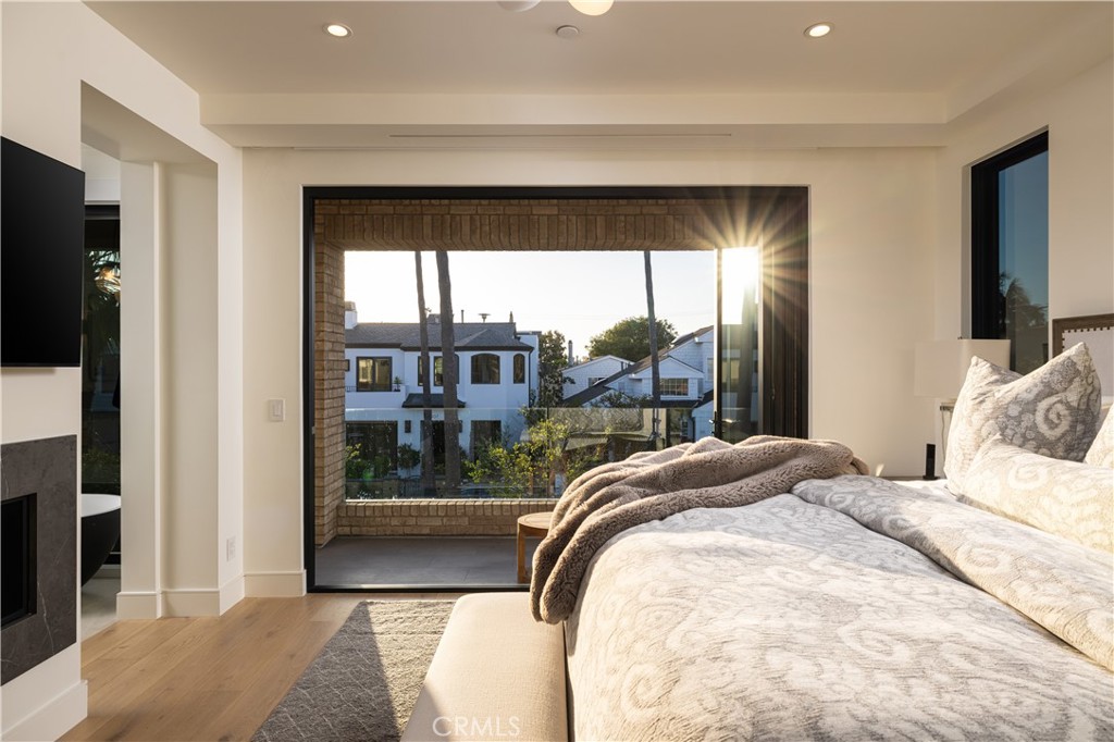 Corona del Mar South of PCH (CDMS) - Residential