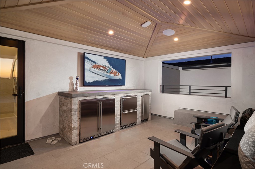 Corona del Mar South of PCH (CDMS) - Residential