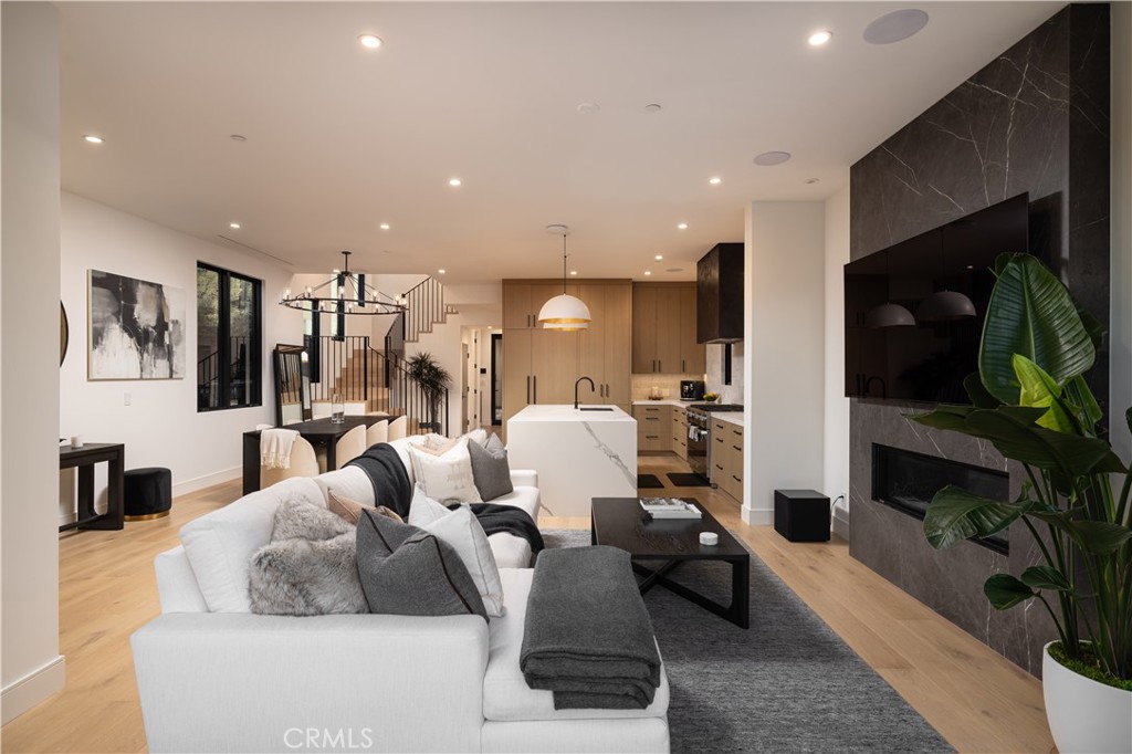 Corona del Mar South of PCH (CDMS) - Residential