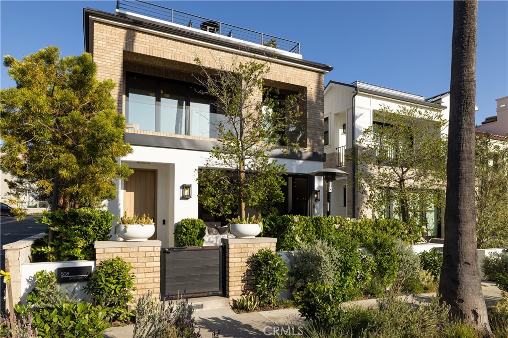 Corona del Mar South of PCH (CDMS) - Residential