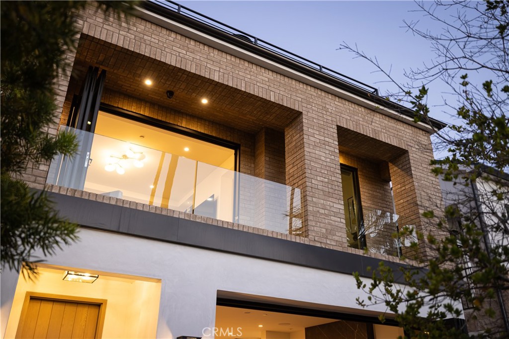 Corona del Mar South of PCH (CDMS) - Residential