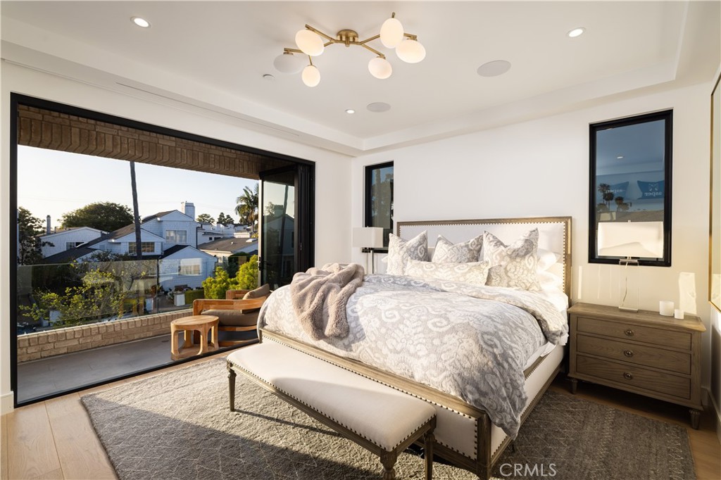 Corona del Mar South of PCH (CDMS) - Residential