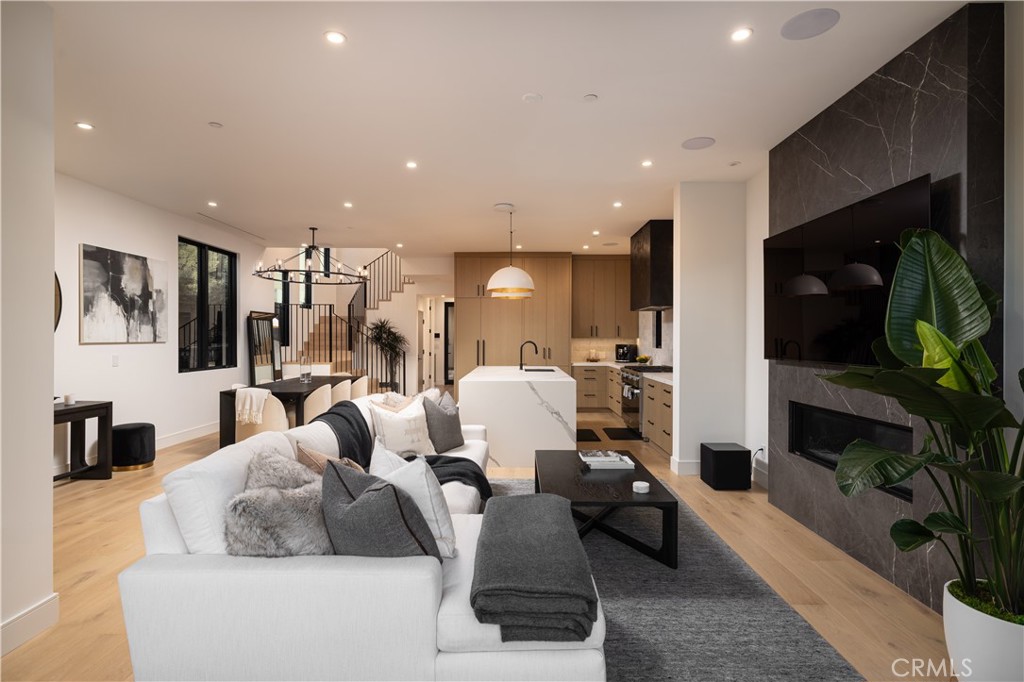 Corona del Mar South of PCH (CDMS) - Residential