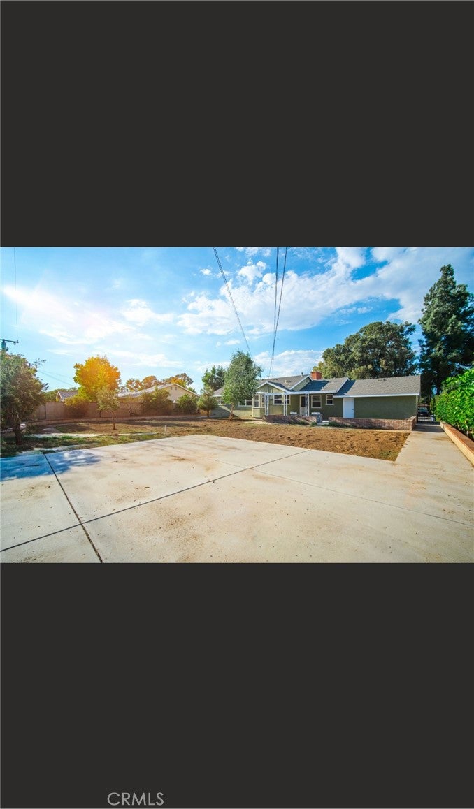 2128 E Larkwood