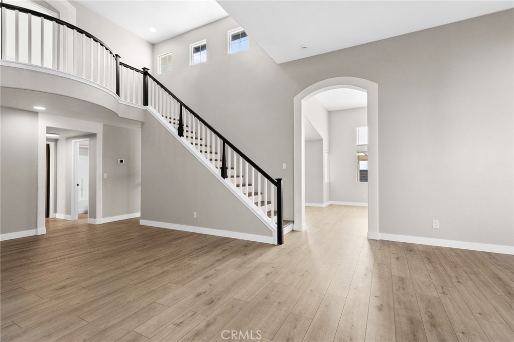 30465 Avenida Palmera